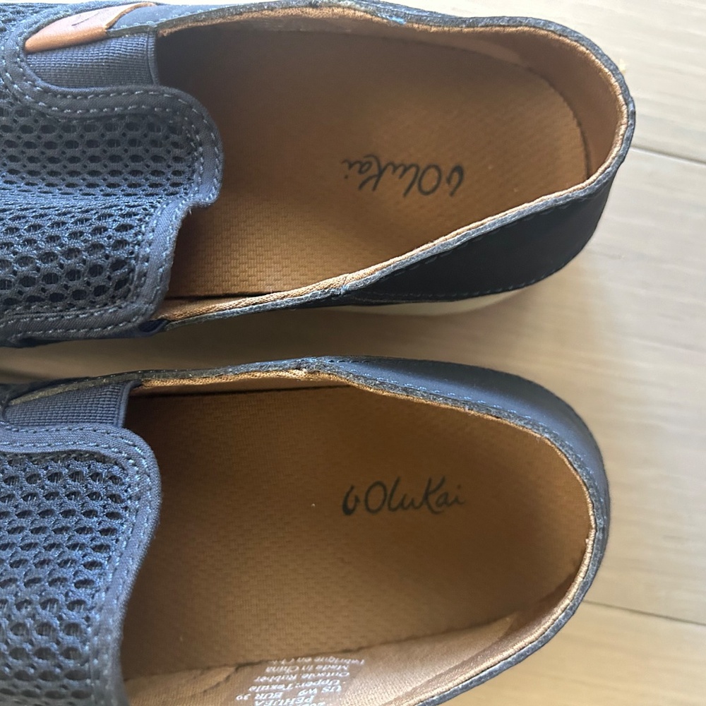 Olukai Slides - Picture 3 of 4